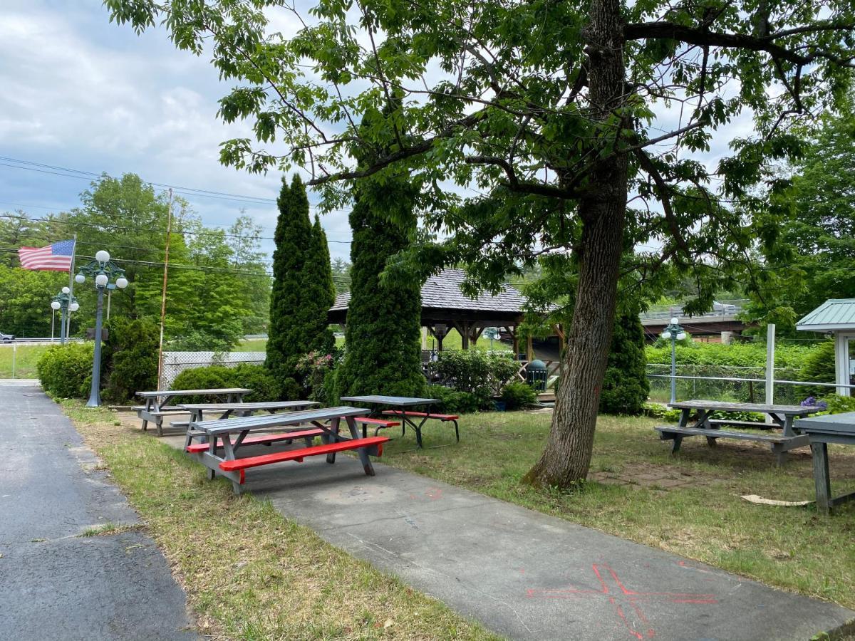 Motel Adirondack Oasis