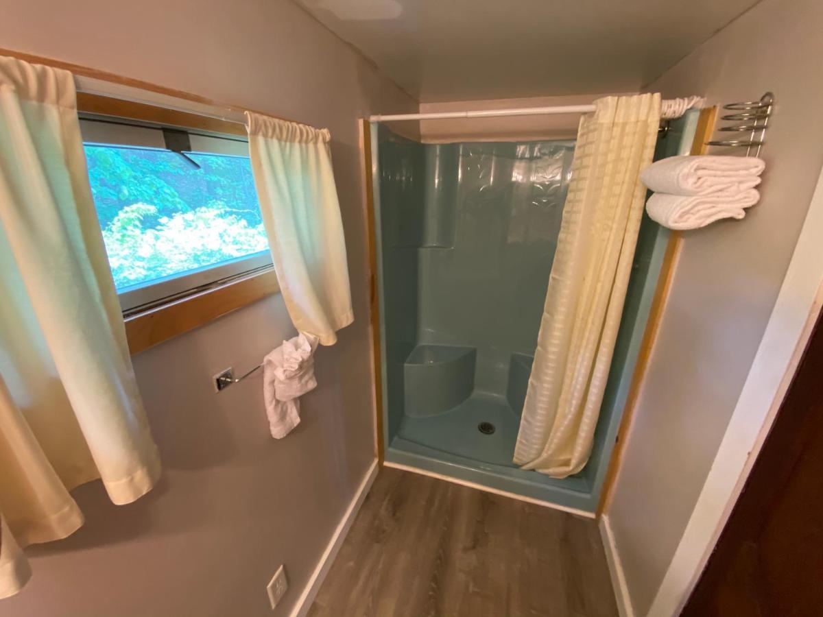 Adirondack Oasis 2*