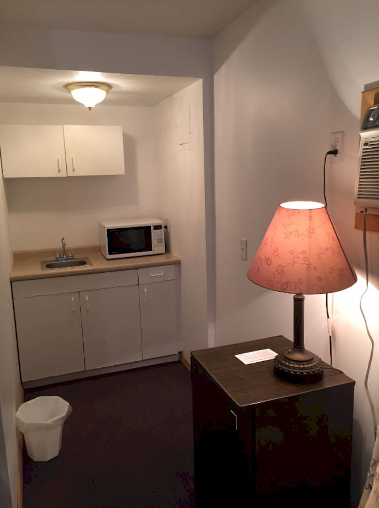 Adirondack Oasis Motel 2*