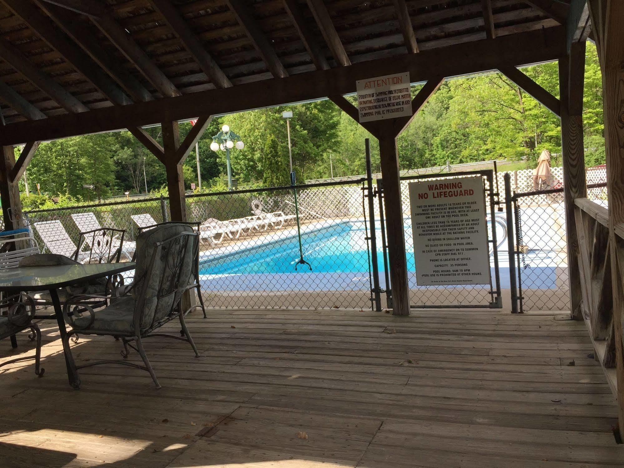 Motel Adirondack Oasis 2*