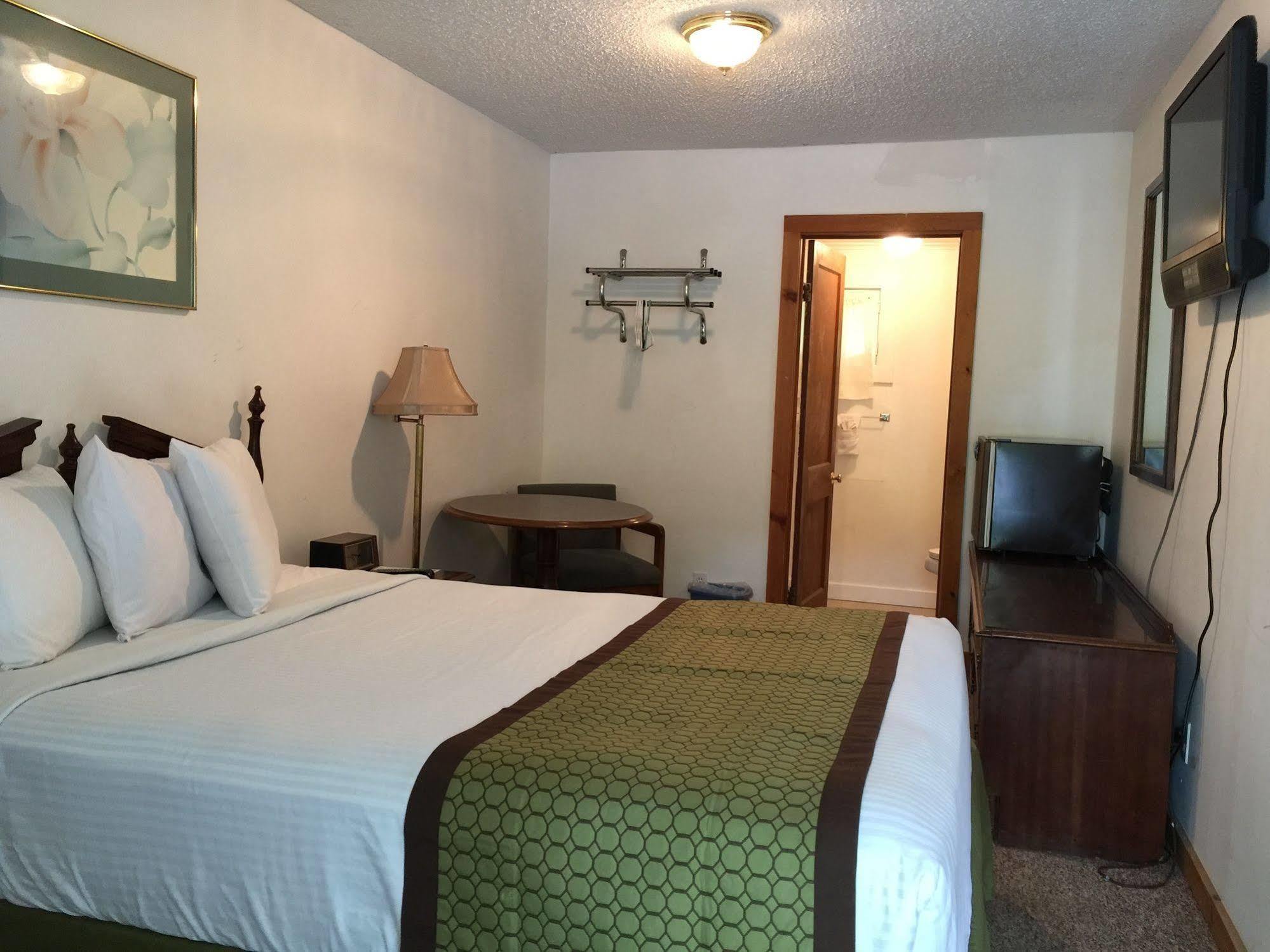 Adirondack Oasis 2* Lake George